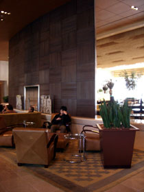 lobby_0511_kaori.jpg